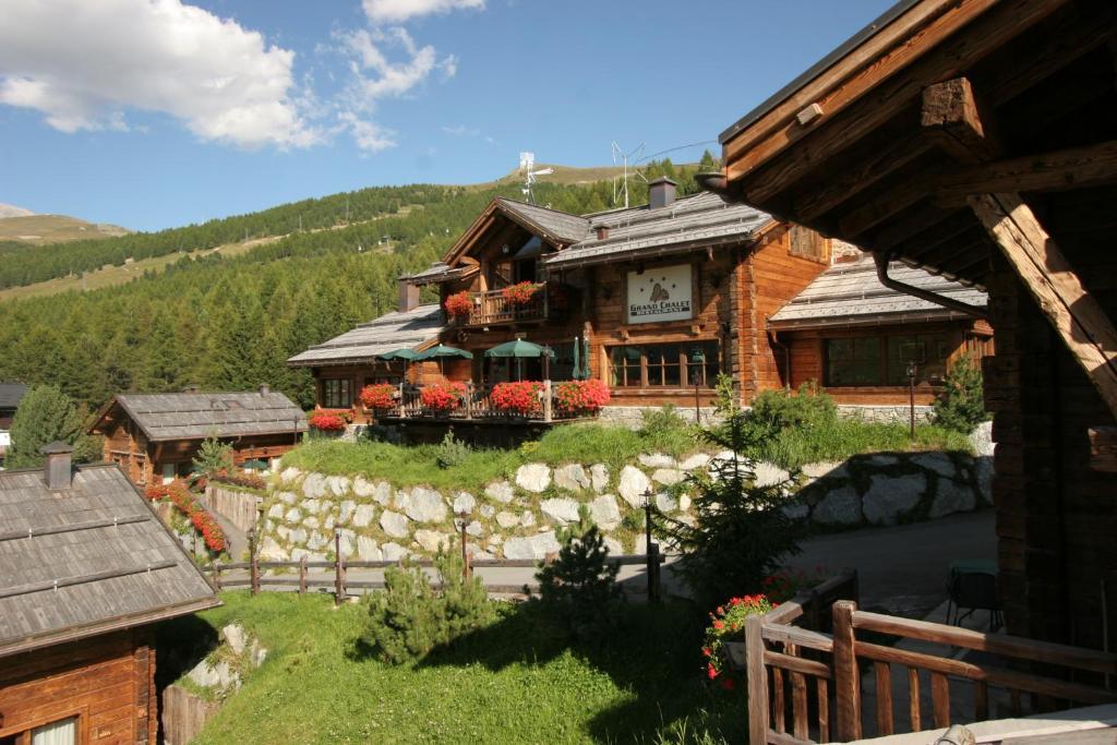 Park Chalet Village Livigno Exterior photo